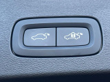 【パワーバックドア】スマートキーや運転席のボタンを押すだけでリアゲートが自動で開閉します!荷物を持っている時や、高い位置にあるバックドアを閉める際に便利な機能です。
