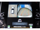 バックギアに入れるとバックカメラの映像がナビに映ります。障害物までの距離もわかりやすいです。