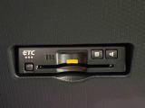 ETCカードを挿入することで高速道路をキャッシュレスで通行。ETCスマートインターチェンジやETC専用インターチェンジが利用できたり、とても便利なアイテムです!