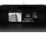 リバースギアに入れるとサイドカメラ映像とリア障害物センサー画面に切替わり!後退時ブレーキアシストも付いておりナビのバックカメラ映像と併せて車庫入れの大きなサポートとなります!