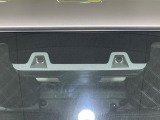 【エマージェンシーブレーキ】走行中に前方の車両等を認識し、衝突しそうな時は警報とブレーキで衝突回避と被害軽減をアシスト。より安全にドライブをお楽しみいただけます。