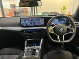 アウトバーンでの走行を見据えたBMWのブレーキシステムはもしもの時にもいち早くマシンを停止してくれます。