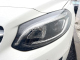 ●LEDヘッドライト:夜間走行時も良好な視界を確保し安心して運転できる高輝度LEDヘッドライトを装備!点灯速度が早く、消費電力も抑えられています。