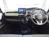 視認性に優れたインパネ周り、視界のよさも安全性の向上に一役かってます。