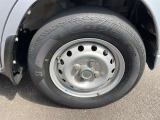 タイヤサイズ145/80R12です。