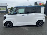 弊社の新車店舗でサンプルカーとして使用していた車です。
