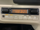 オートエアコンがついていますので、簡単操作で快適に過ごせます。希望の温度に自動調整してくれるのが便利です。