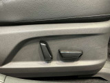 運転席はパワーシートです。
