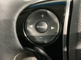 ステアリングにオーディオ操作スイッチが付いています。オーディオ画面に直接タッチしなくても操作が出来ますので、運転に集中できます。