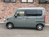 オプションになりますが、ボディーコーティングもご用意しております。新車の輝きに近づき、洗車などのお手入れも楽になりますよ。