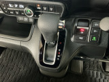 オートマチックシフトレバーは、手になじみ操作しやすい形状で安全運転にもつながります♪