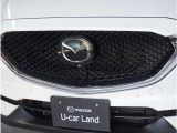 【フロントレーダーセンサー】フロントレーダーセンサーから送信される電波が前方車や障害物に反射し、もどってきた電波を検知することで制御しています。