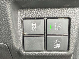 【車線維持支援システム】高速道路走行時、車線からはみ出しそうな時にステアリングを制御。より安心・安全な運転をサポートしてくれます!
