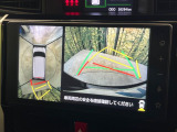 【パノラミックビューモニター】専用のカメラにより、上から見下ろしたような視点で360度クルマの周囲を確認することができます☆死角部分も確認しやすく、狭い場所での切り返しや駐車もスムーズに行えます。