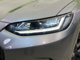 【シーケンシャルターンランプ付きLEDヘッドライト】人気の『流れるウィンカー』付きのLEDヘッドライトを装備♪高級感はもちろん、点灯時は存在感たっぷりで他車からも認識されやすく安心です。