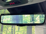 【デジタルインナーミラー】後席の大きな荷物や同乗者で後方が確認しづらい時でも安心!カメラが撮影した車両後方の映像をルームミラー内に表示。クリアな視界で状況の確認が可能です!
