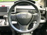 【ステアリングスイッチ】運転中、前方から目線をそらすことなく、オーディオ等の操作が可能な便利機能!安心&快適なドライブを演出してくれます♪