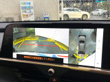 【パノラミックビューモニター】専用のカメラにより、上から見下ろしたような視点で360度クルマの周囲を確認することができます☆死角部分も確認しやすく、狭い場所での切り返しや駐車もスムーズに行えます。