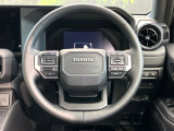 インテリアに合わせたデザインのステアリングは、運転される方のことも考え、運転しやすい形状、大きさです。是非一度、実際に触ってお確かめください。