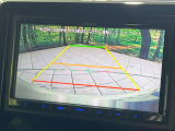 【バックカメラ】駐車時に後方がリアルタイム映像で確認できます。大型商業施設や立体駐車場での駐車時や、夜間のバック時に大活躍!運転スキルに関わらず、今や必須となった装備のひとつです!