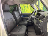 運転席シート廻りは使用感も少なく、良好な状態となっています。前オーナー様が丁寧に使っていたことがよくわかりますね。