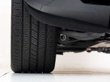 車体を前方から見た際の【右前輪】です。溝の残量やキズの有無など、より状態を詳しくお知りになりたい場合はスタッフまでお尋ね下さいませ。