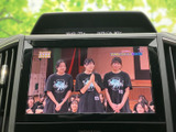 停車中にTV視聴が可能。移動先での待ち時間も楽しく過ごせます。家族や友人と、快適な時間を共有できる便利な装備です。高画質で楽しめます。
