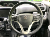 【純正革巻きステアリング】上質な革を使用することで、手にしっかり馴染みとても運転しやすいハンドルです♪