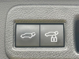 【パワーバックドア】スマートキーや運転席のボタンを押すだけでリアゲートが自動で開閉します!荷物を持っている時や、高い位置にあるバックドアを閉める際に便利な機能です♪