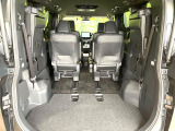 後席を格納すると、これだけの広さが!シーンに合わせたシートアレンジで、大きな荷物も積むことが出来ます♪