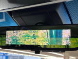 【デジタルインナーミラー】後席の大きな荷物や同乗者で後方が確認しづらい時でも安心!カメラが撮影した車両後方の映像をルームミラー内に表示。クリアな視界で状況の確認が可能です!