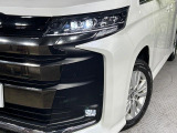 【LEDヘッドライト】悪天候や夜間走行時も良好な視界を確保し安心して運転できる高輝度LEDヘッドライトを装備!点灯速度が早く、消費電力も抑えられています。
