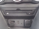 お気に入りの音楽や映像を再生しながら楽しく運転できる!純正CD・DVDプレーヤー付き♪