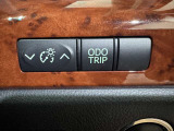 【メーター照度・ODO/TRIPスイッチ】メーター照度の調整や走行距離表示の切り替えを手元で操作可能。運転時に確認しやすい配置となっています。
