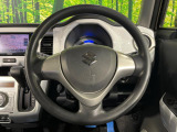 インテリアに合わせたデザインのステアリングは、運転される方のことも考え、運転しやすい形状、大きさです。是非一度、実際に触ってお確かめください。