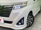 【LEDヘッドライト】悪天候や夜間走行時も良好な視界を確保し安心して運転できる高輝度LEDヘッドライトを装備!点灯速度が早く、消費電力も抑えられています。