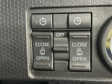 【両側パワースライドドア】スマートキーや運転席のスイッチで後席両側スライドドアの開閉が可能♪電動だから力を入れてドアを開ける必要が無く、小さなお子様でも簡単に開け閉めでき快適です♪