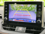 後方確認をサポートするモニター画面です。狭い道や駐車場での運転も安心。安全な運転をサポートする頼もしい装備です。