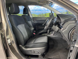 運転席シート廻りは使用感も少なく、良好な状態となっています。前オーナー様が丁寧に使っていたことがよくわかりますね。