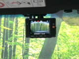 【ドライブレコーダー】ドライブレコーダー装備!走行中はもちろん、あおり運転や事故に遭遇した際、映像で記録し、万一のリスクに備えます。※記録用SDカードはお客様ご自身でご準備いただく必要があります。