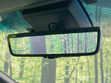 【デジタルインナーミラー】後席の大きな荷物や同乗者で後方が確認しづらい時でも安心!カメラが撮影した車両後方の映像をルームミラー内に表示。クリアな視界で状況の確認が可能です!