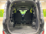 普段のお買い物や通勤、送迎等に十分な荷室スペースを確保しております。セカンドシートを倒すと、大きな荷物の積載も可能です♪