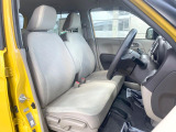 運転席シート廻りは使用感も少なく、良好な状態となっています。前オーナー様が丁寧に使っていたことがよくわかりますね。