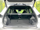 【パワーバックドア】スマートキーや運転席のボタンを押すだけでリアゲートが自動で開閉します!荷物を持っている時や、高い位置にあるバックドアを閉める際に便利な機能です♪