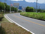 関越道の月夜野インターを降りてから国道17号線を前橋方面へ!右手には月夜野トラックターミナルが在り青い道路標識の右側に見える「S」の看板の場所です!