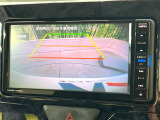 【バックカメラ】駐車時に後方がリアルタイム映像で確認できます。大型商業施設や立体駐車場での駐車時や、夜間のバック時に大活躍!運転スキルに関わらず、今や必須となった装備のひとつです!