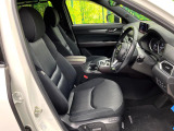 運転席シート廻りは使用感も少なく、良好な状態となっています。丁寧に使われていたことがよくわかりますね。