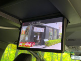 【フリップダウンモニター】大画面モニターで後席でもエンタメをお楽しみいただけます。小さなお子様にも大人気の装備です♪