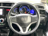 インテリアに合わせたデザインのステアリングは、運転される方のことも考え、運転しやすい形状、大きさです。是非一度、実際に触ってお確かめください。