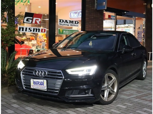 アウディ A4 